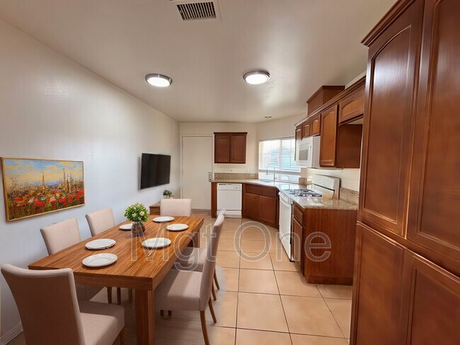 Photo - 1498 Olivecrest Way House