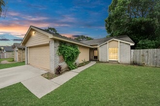 Building Photo - 10315 Appleridge Dr