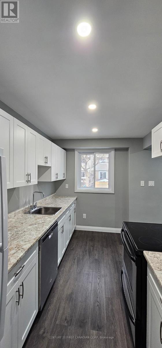 Photo du bâtiment - 1005 Lanark Pl