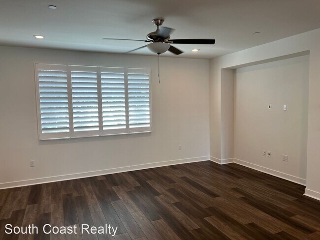 Building Photo - 3 br, 3 bath House - 5673 Surfrider Way 103