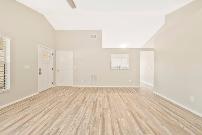 Building Photo - 5554 Regal Oak Cir