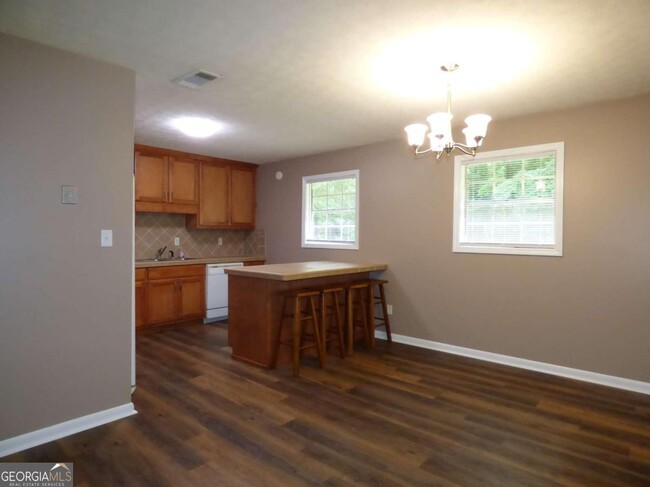 Building Photo - 2061 Chestnut Start Dr