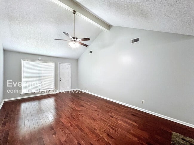 Foto del edificio - 6140 Village Park Rd