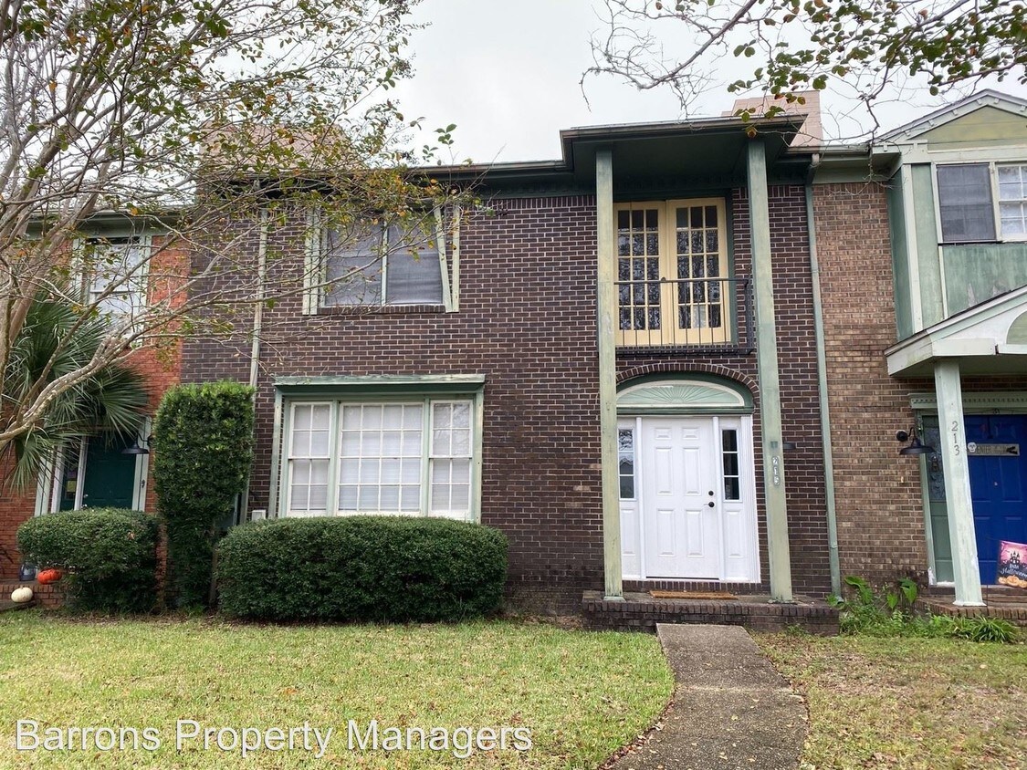 Primary Photo - 3 br, 2.5 bath House - 215 Russ Drive