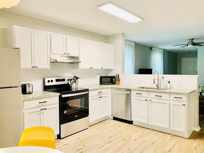 Building Photo - 4705 Cypress Bend