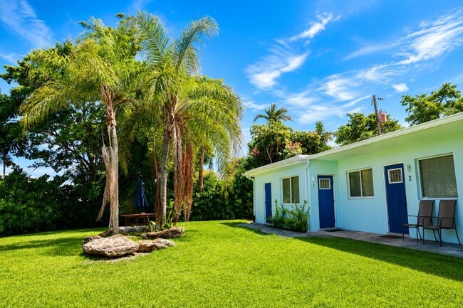 Building Photo - 898 SE 2nd Pl