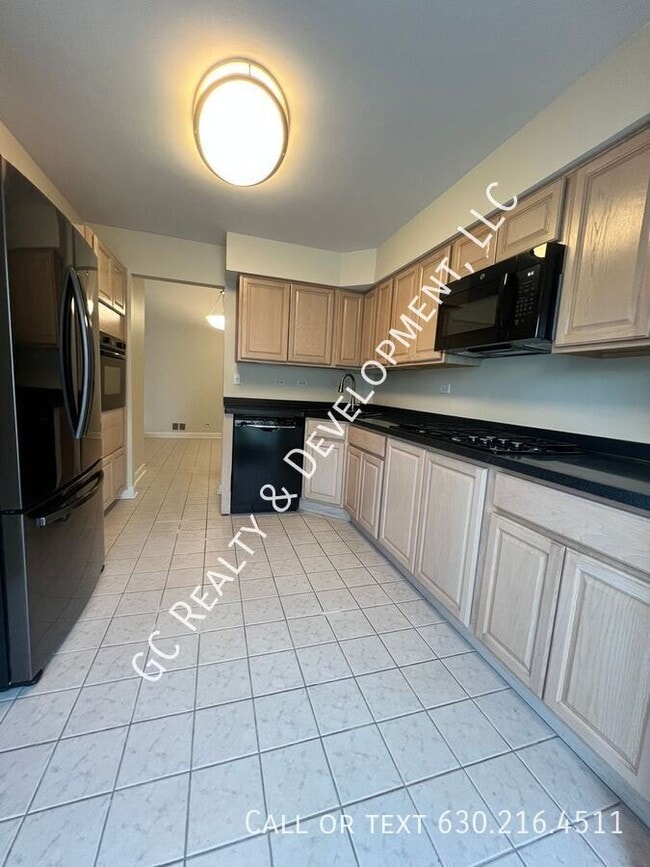 Building Photo - 2S772 Jamestown Trail-