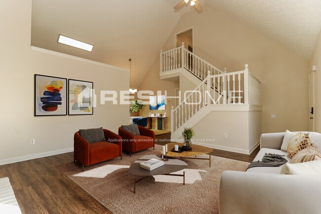 Building Photo - 1572 Carriage Ln
