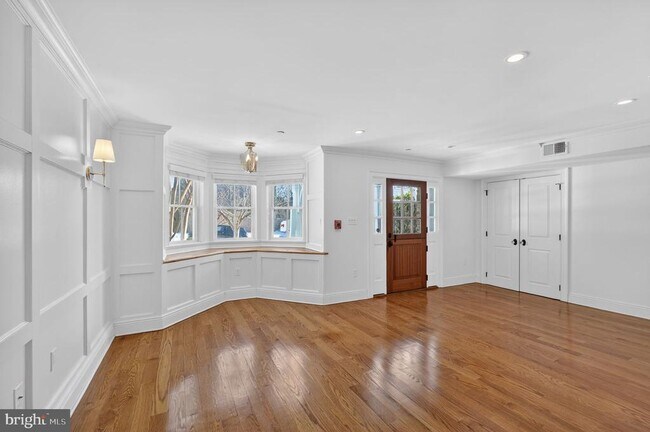 Foto del edificio - 200 W Wayne Ave