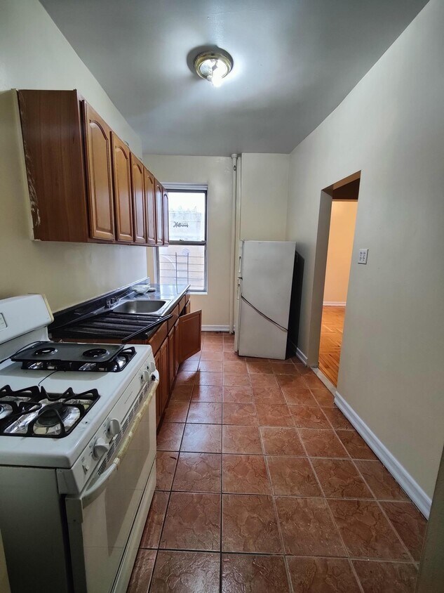 2409 Creston Ave Unit 53, The Bronx, NY 10468 Room for Rent in The