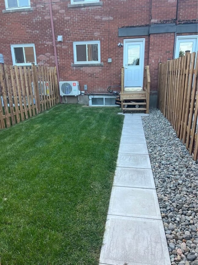 Photo du bâtiment - 381 Presland Rd