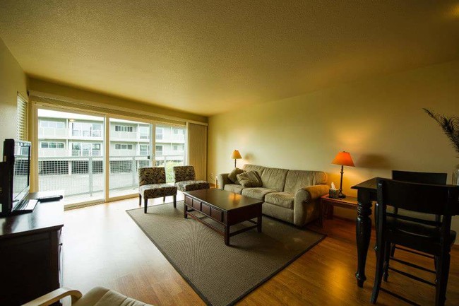 Living Area / Balcony - 1566 Irving Ave