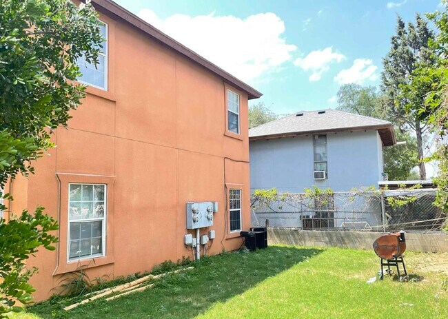 Building Photo - 3025 Potomac Loop