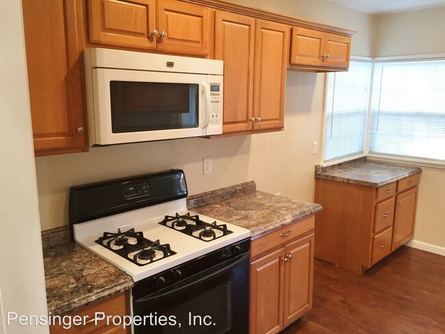 Building Photo - 2328 Alturas Dr