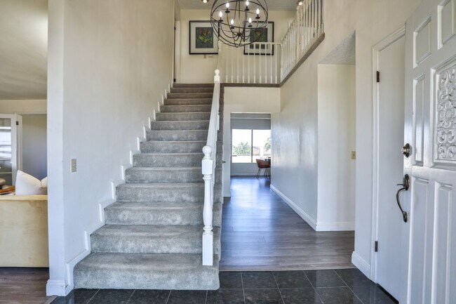 Foto del edificio - 1736 Derringer Ln