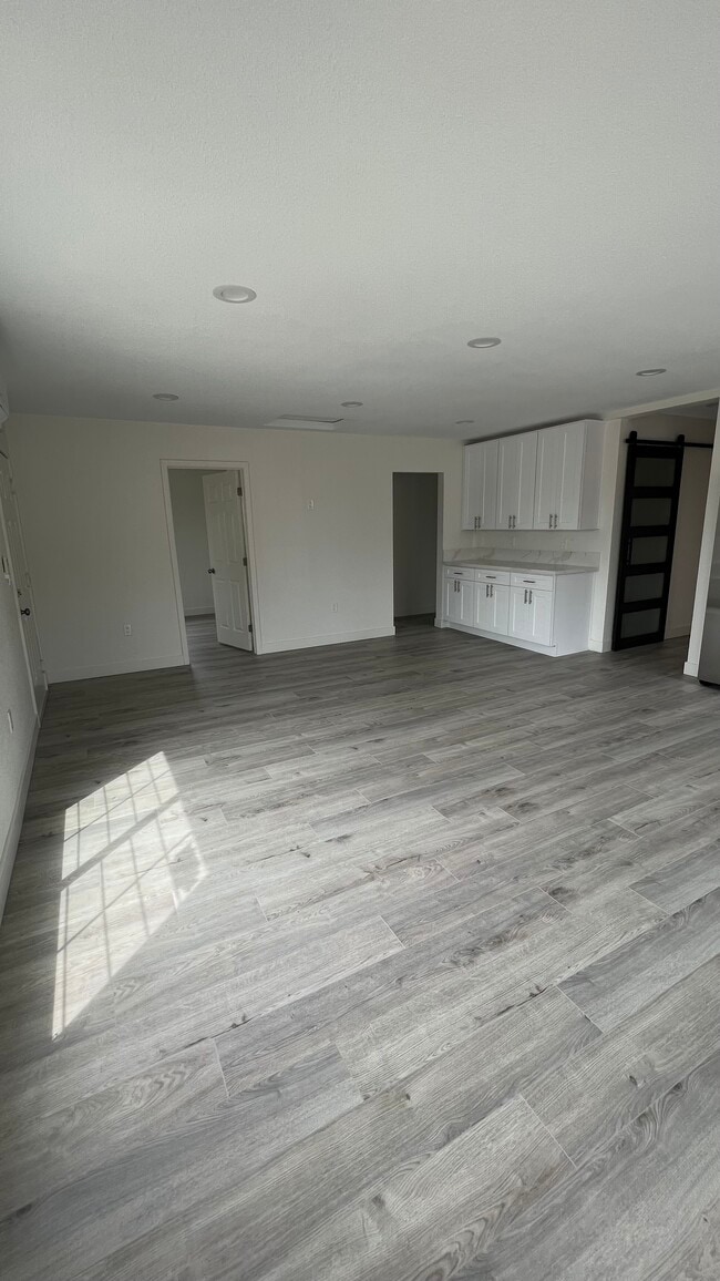 Building Photo - 729 S 45th St