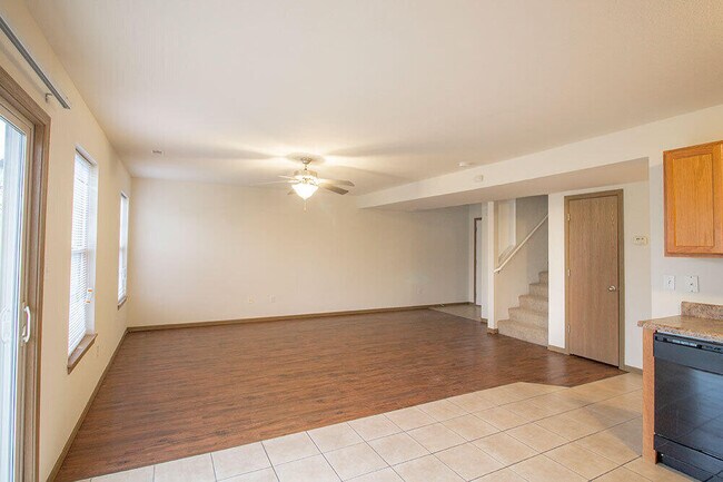 Building Photo - 5303 Silver Mill Dr