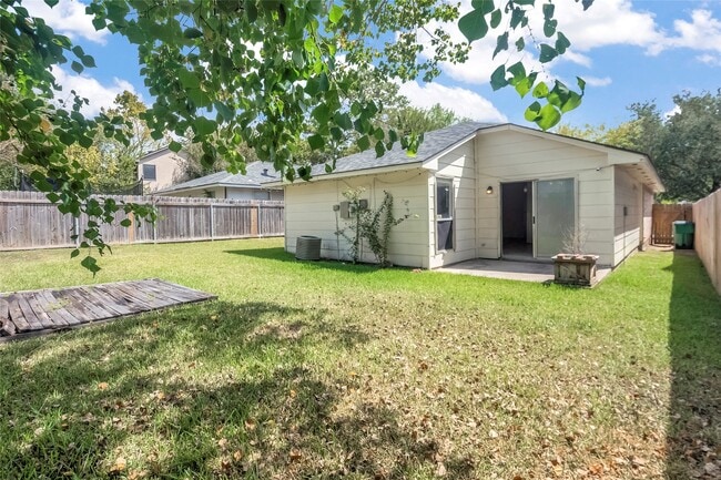 Building Photo - 5211 Lynngate Dr