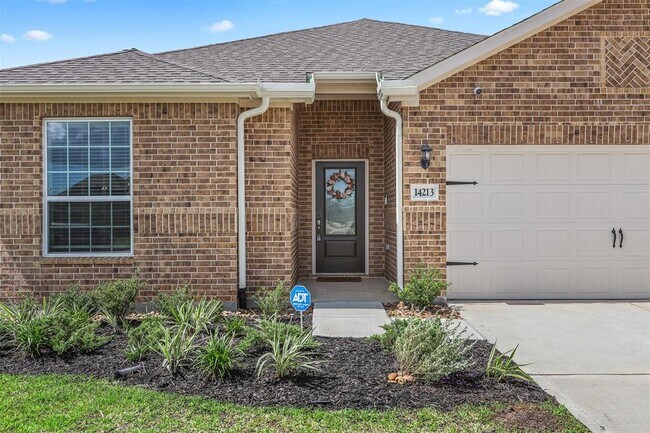 Building Photo - 14213 Freeboard Dr