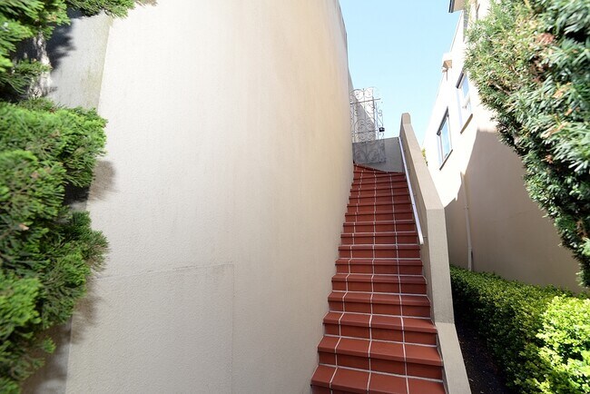 Building Photo - 309 Panorama Dr