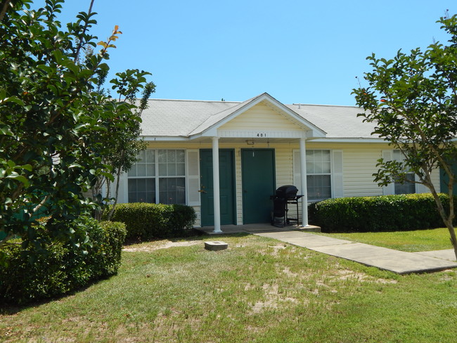 Building Photo - Sawgrass Apartments