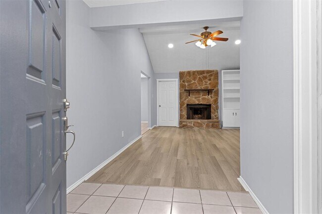 Building Photo - 12210 Evening Glen Ct