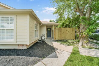 Building Photo - 18147 Dinner Creek Dr