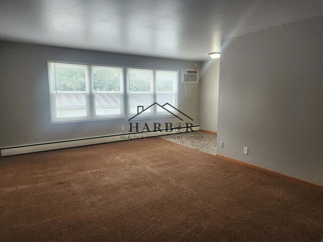 Foto del edificio - 204 11th Ave NW
