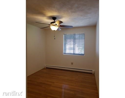 Building Photo - 655 Saw Mill Brook Pkwy