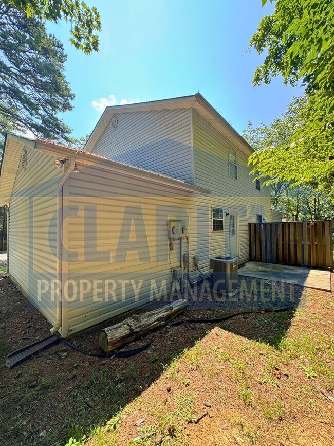 Foto del edificio - 1293-1295 Robin Hood Drive NW