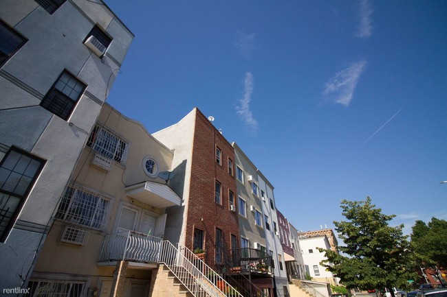 Building Photo - 57 Pulaski St