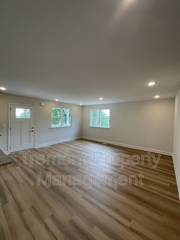 Building Photo - 20 W 51st St