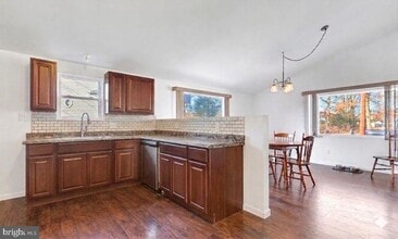 Building Photo - 1375 Lesher Ave