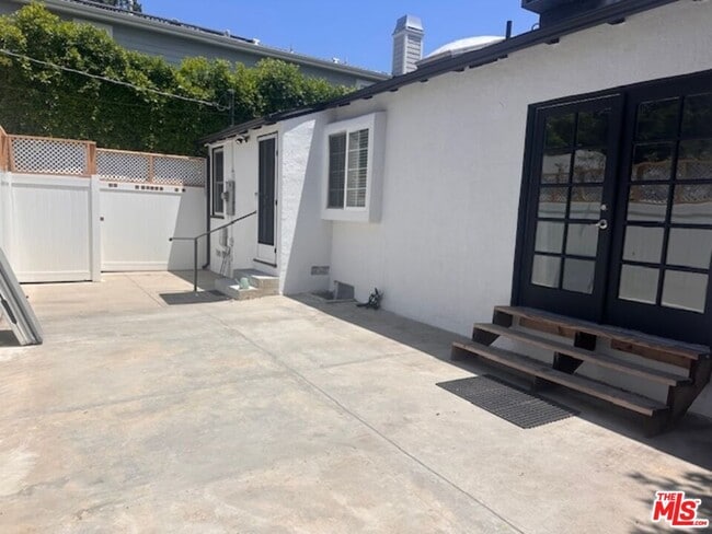 Building Photo - 4715 Camellia Ave