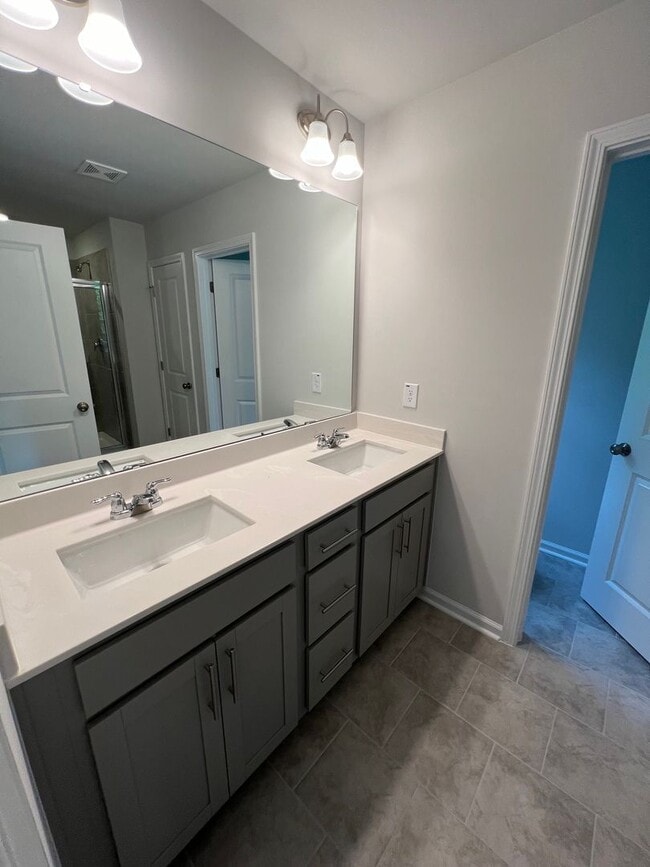 Building Photo - Charming 4 Bedroom Home Located in Wendell