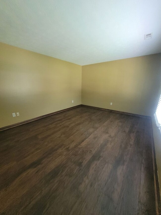 Building Photo - 244 Vicky Ct