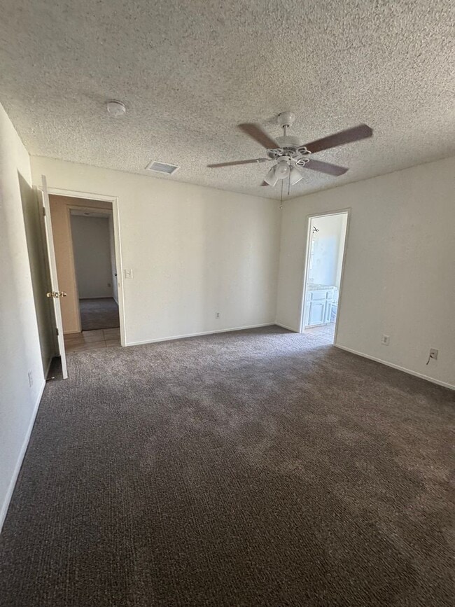 Building Photo - Charming 3 Bed, 2 Bath Home on a large late in  Madera Estates Rent