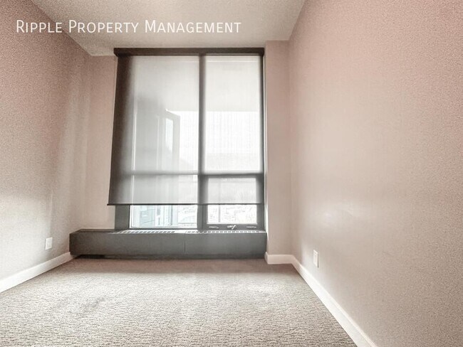 Photo du bâtiment - AMAZING 1 BED/ 1 BATH CONDO IN THE COMMUNITY OF VICTORIA PARK