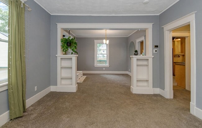 Building Photo - 1041 S 48th St