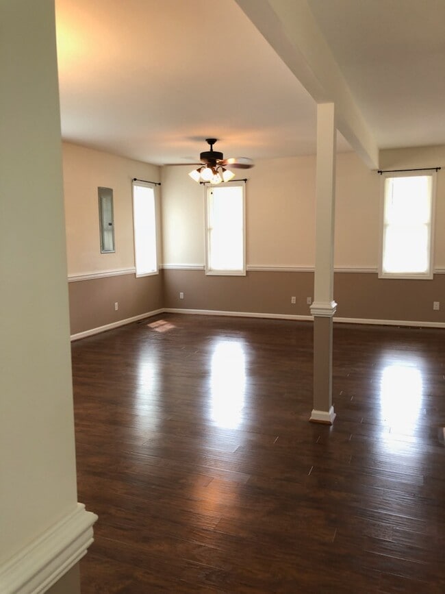 Foto del edificio - 209 Midvale Crossing