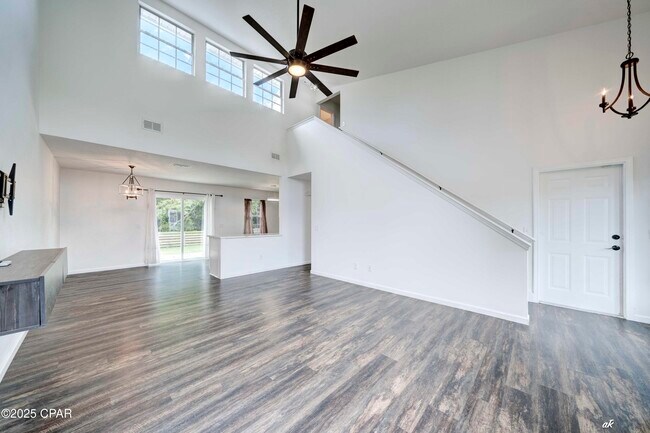 Foto del edificio - 6226 Wallace Rd