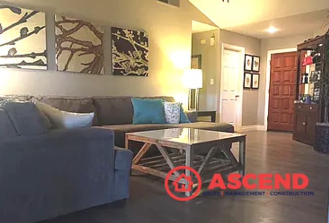 Foto del edificio - Beautiful 4 Bedroom Home Near Coffee Rd. & Hageman Rd.