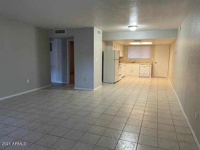 Building Photo - 8108 N 33rd Ave