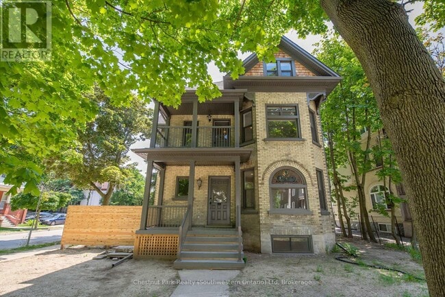 Building Photo - 113 Young St