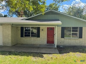 Building Photo - 909 W Munroe Ave