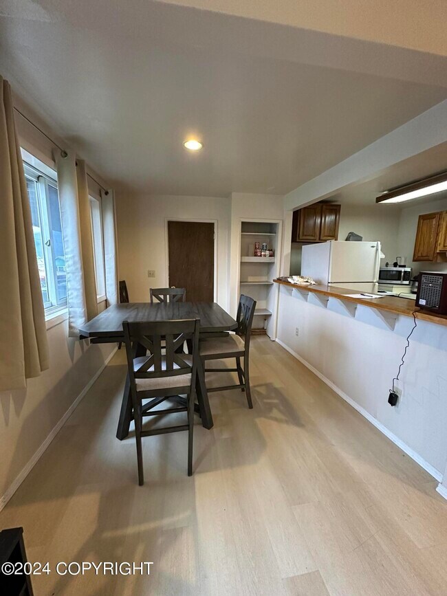 Foto del edificio - 2426 4th Ave