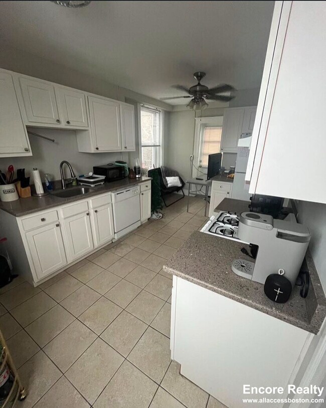 Foto del edificio - 224 Hanover St