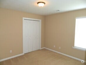 Building Photo - 498 Sebastian Dr