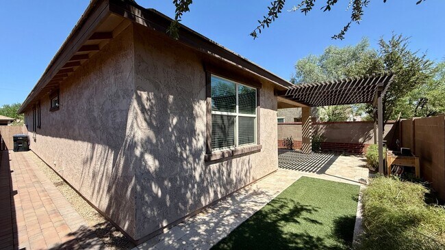 Building Photo - 14171 W Georgia Dr