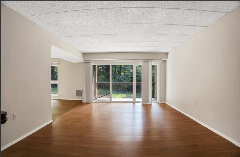 Primary Photo - 5160 Maris Ave